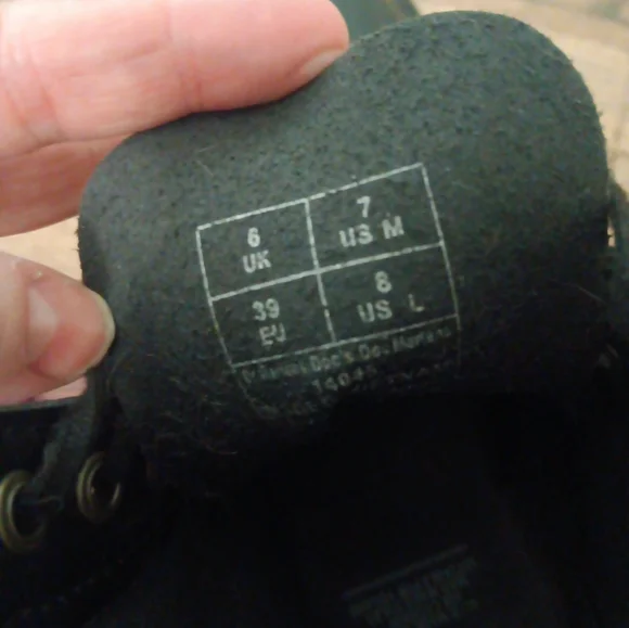 Dr. Martens Black Boots Vegan Sz 8 - Picture 5 of 5